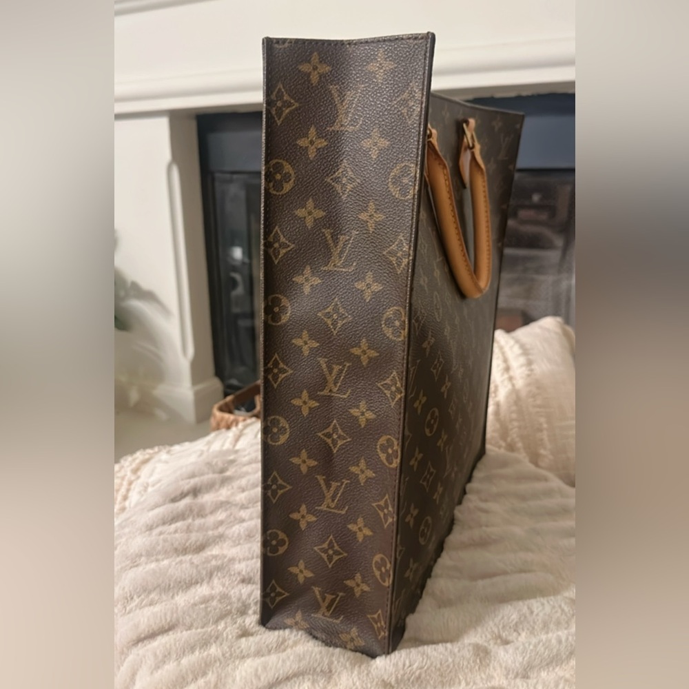 Authentic LOUIS VUITTON Damier Ebene Venice Plat. - Picture 4 of 13